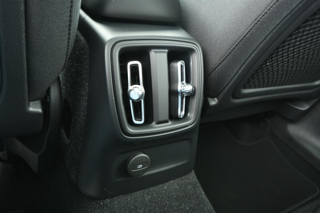 VOLVO XC40 1.5 t4 phev Inscription Expression auto my21 APP CONNECT+NEOPATENTATI