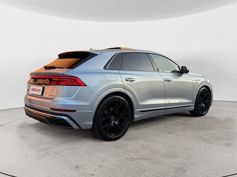 Audi Q8 55 TFSI 250kW quattro tiptronic Sport