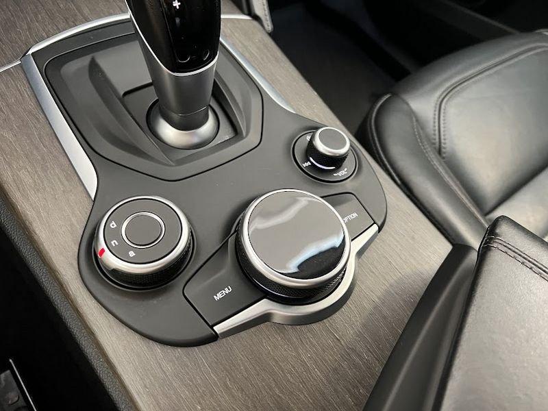 Alfa Romeo Stelvio 2.2 Turbo Diesel 210CV AT8 Q4 Business