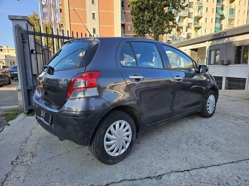 Toyota Yaris Yaris 5p 1.3 Sol my10