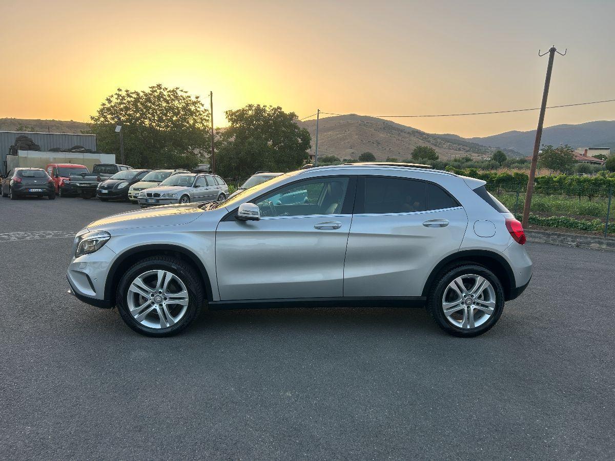 MERCEDES - Classe GLA - GLA 200 d Automatic 4Matic Premium TETTO