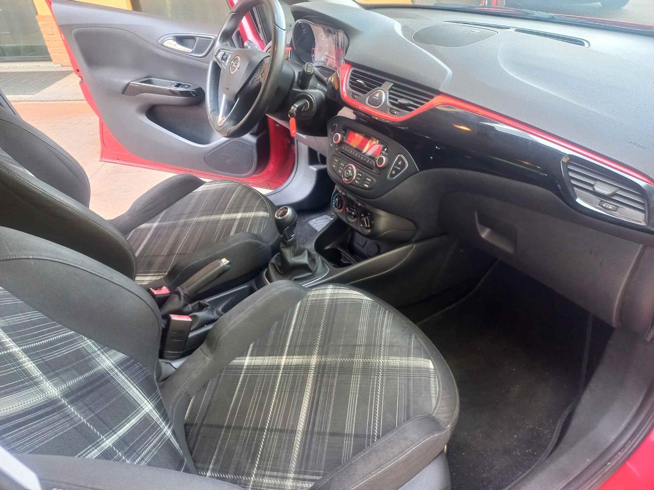 Opel Corsa 1.2 Coupé b-Color