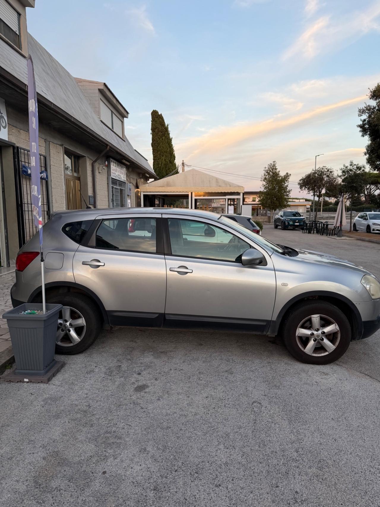 Nissan Qashqai 1.5 dCi Tekna NEOPATENTATI PRONTA CONSEGNA