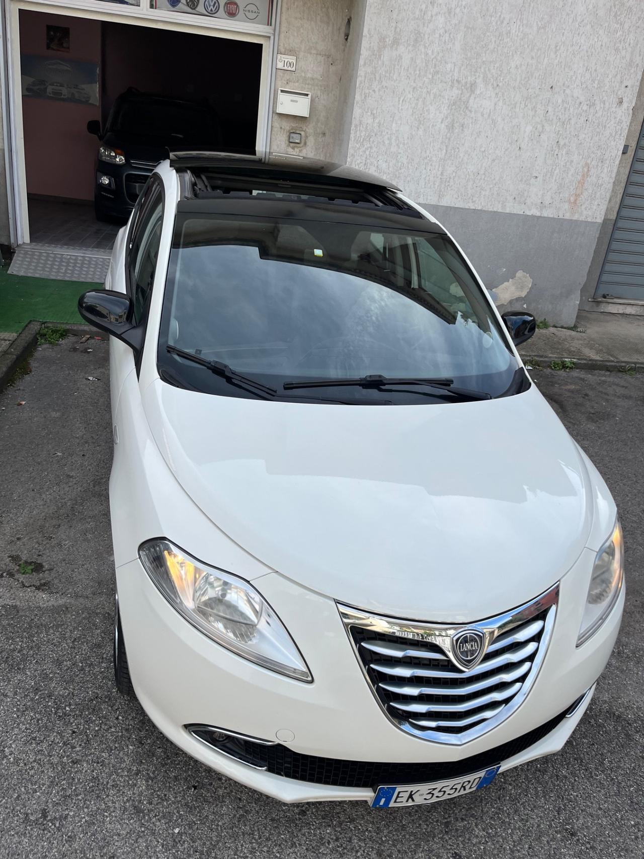Lancia Ypsilon 1.2 5 porte S&S Platinum con tetto apribile