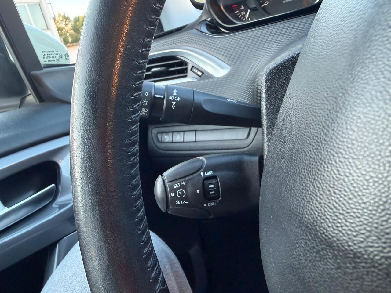 Peugeot 2008 DIESEL 1.6 Blue HDi EURO 6E