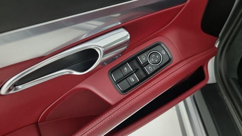 Porsche 911 911 3.0 Carrera 4 Coupé