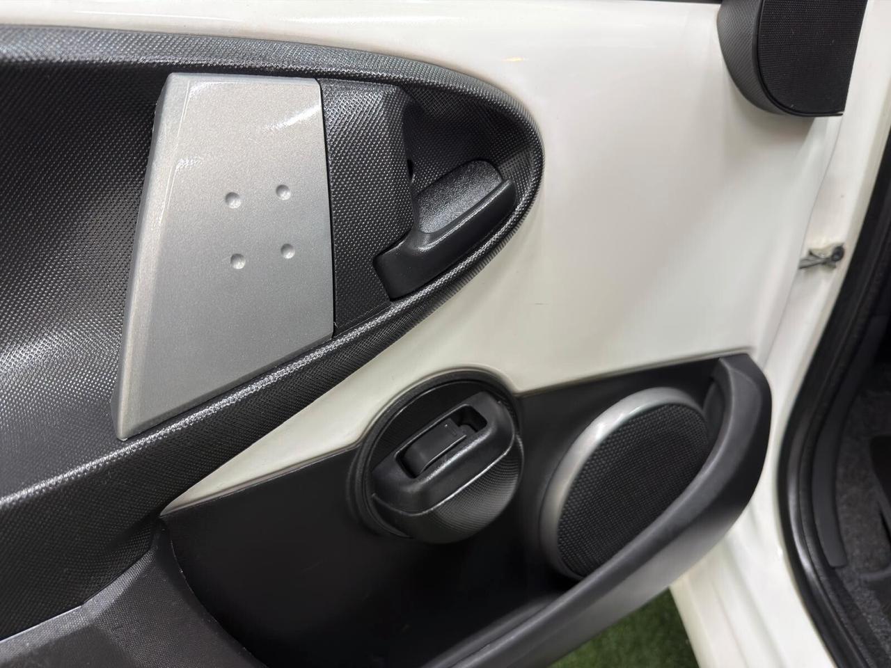 Toyota Aygo 1.0 12V VVT-i 5 porte Cool Soda Connect