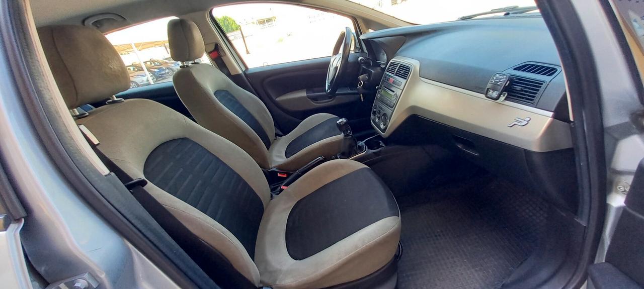 Fiat Punto CC. 1.242 Benzina 5 Porte 5 Posti Utilizzabile anche per i Neopatentati.