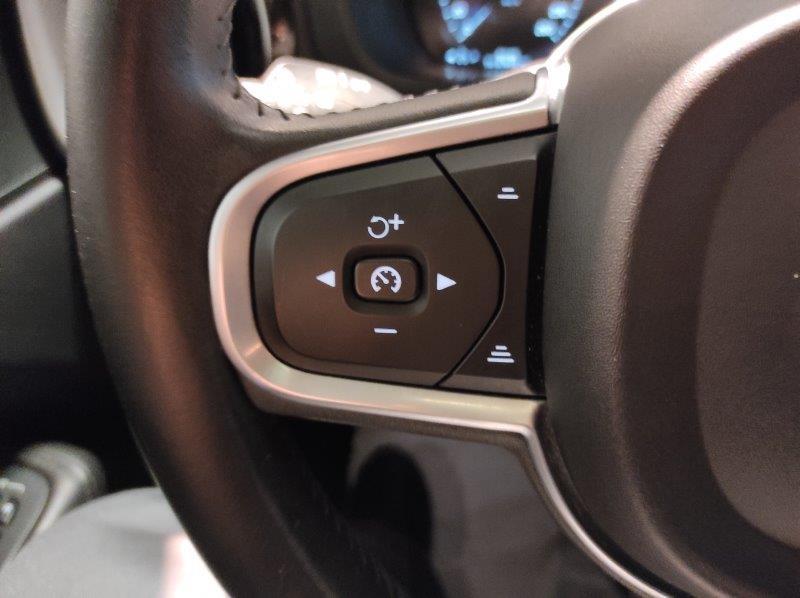 VOLVO XC60 (2017-->) - XC60 T6 Recharge Plug-in Hybrid AWD Inscription Expression