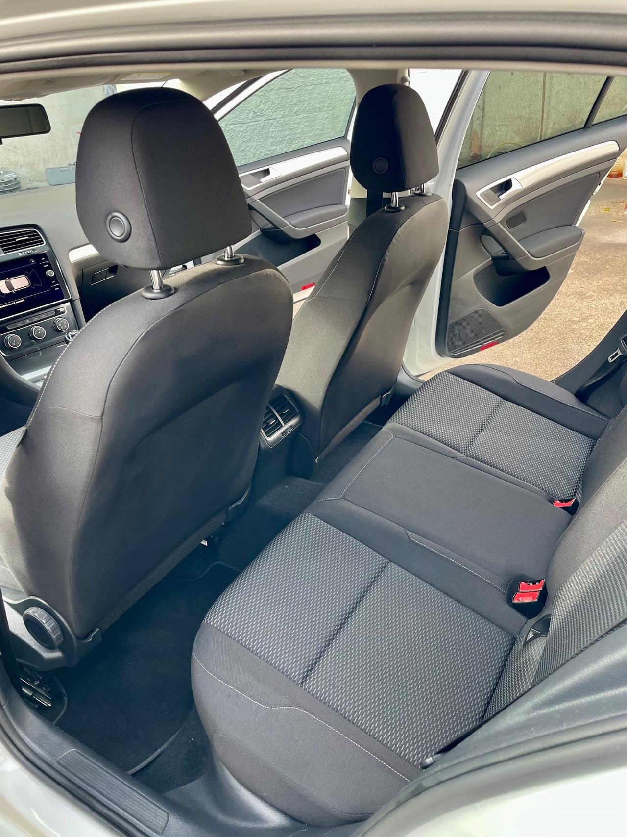 VOLKSWAGEN GOLF 7.5 1.6 TDI 90 CV SPORT DAL NORD ITALIA ADATTA PER NEOPATENTATI