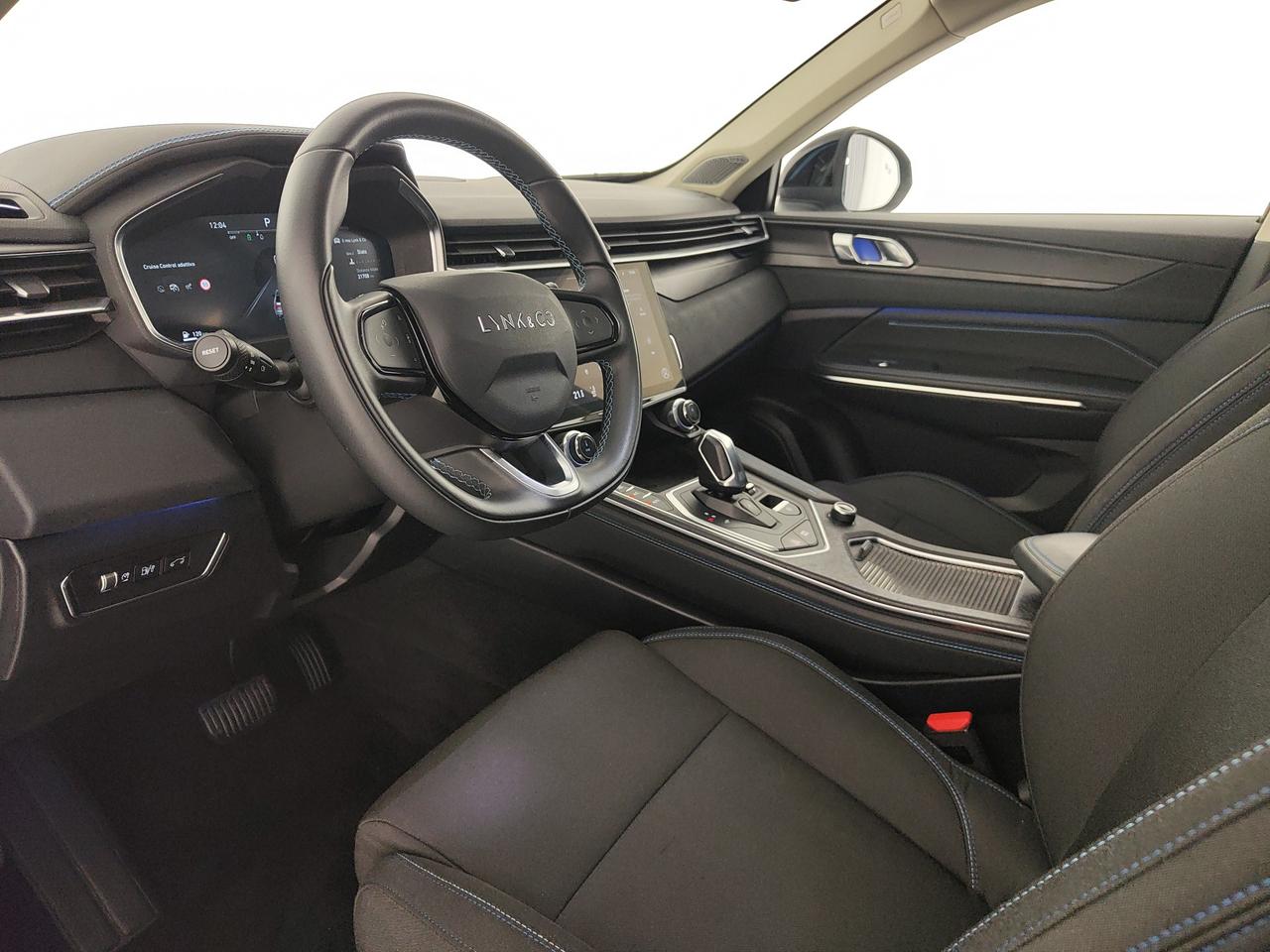 LYNK&CO 01 1.5 td phev auto