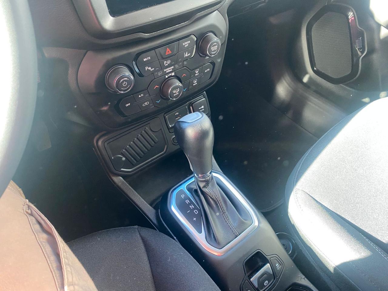 Jeep Renegade 1.3 T4 DDCT 150cv allestimento S total black