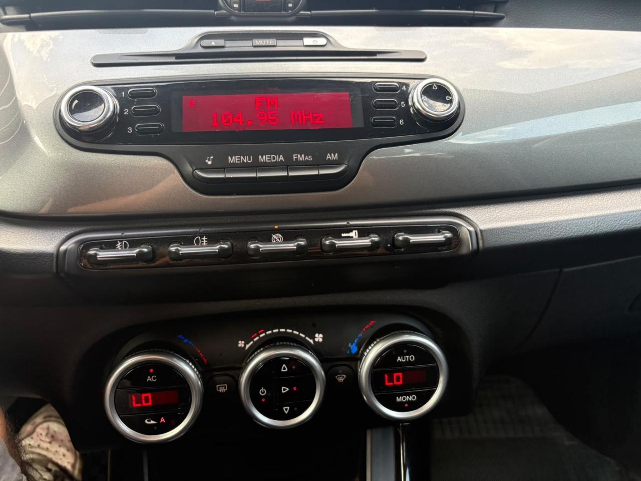 Alfa Romeo Giulietta 2.0 JTDm Distinctive 2011