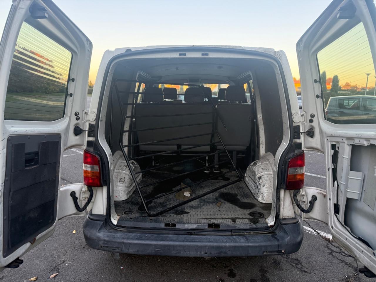 Volkswagen Transporter 2.5 TDI/130CV PC Kombi