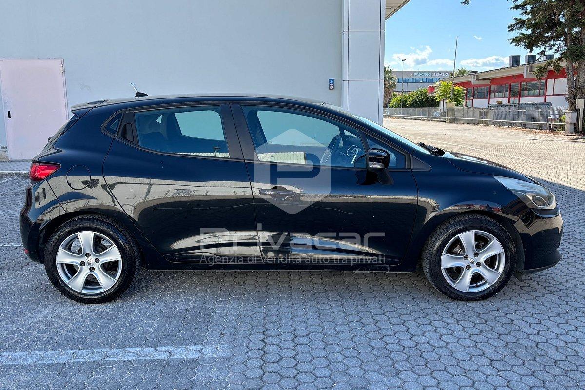 RENAULT Clio 1.2 75CV 5 porte Live