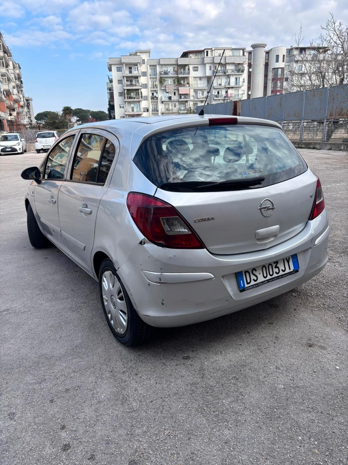 Opel Corsa 1.2i 16V cat 5 porte Club