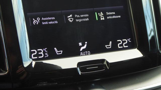 VOLVO XC60 B4 (d) AWD Geartronic Inscription