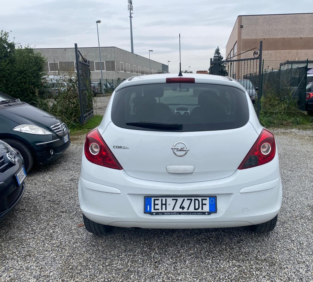 Opel Corsa 1.2 3 porte Club