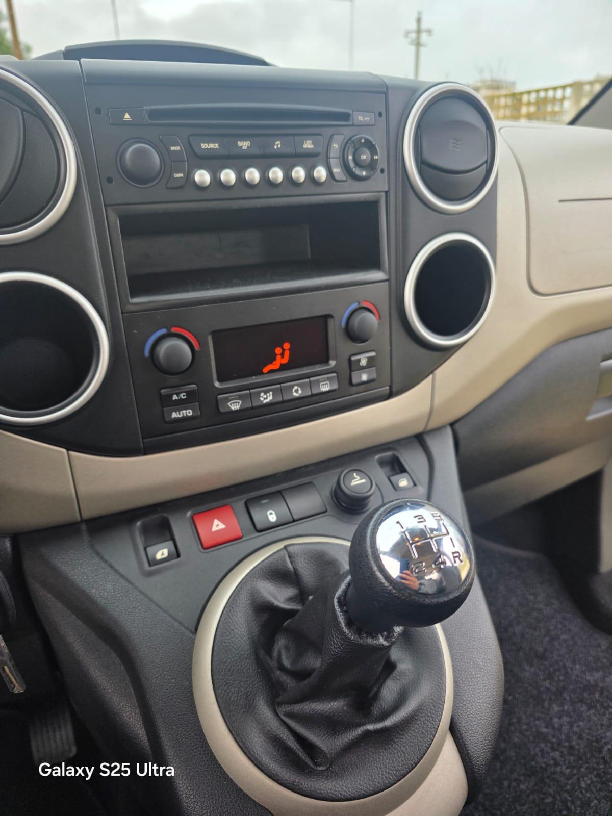 Peugeot Partner Tepee 1.6 HDi 92CV Outdoor 2015