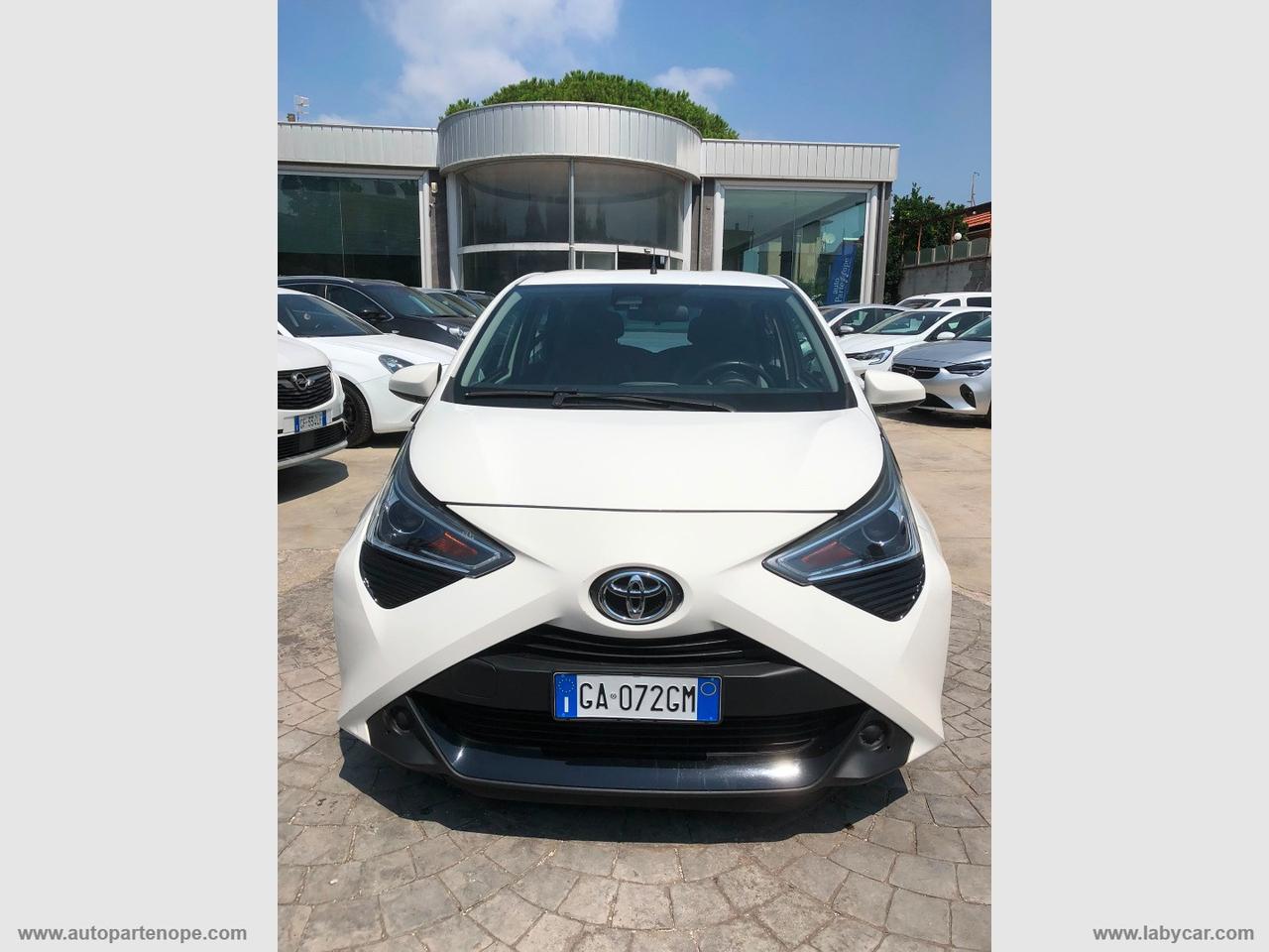 TOYOTA Aygo Connect 1.0 VVT-i 72 CV 5p. x-play