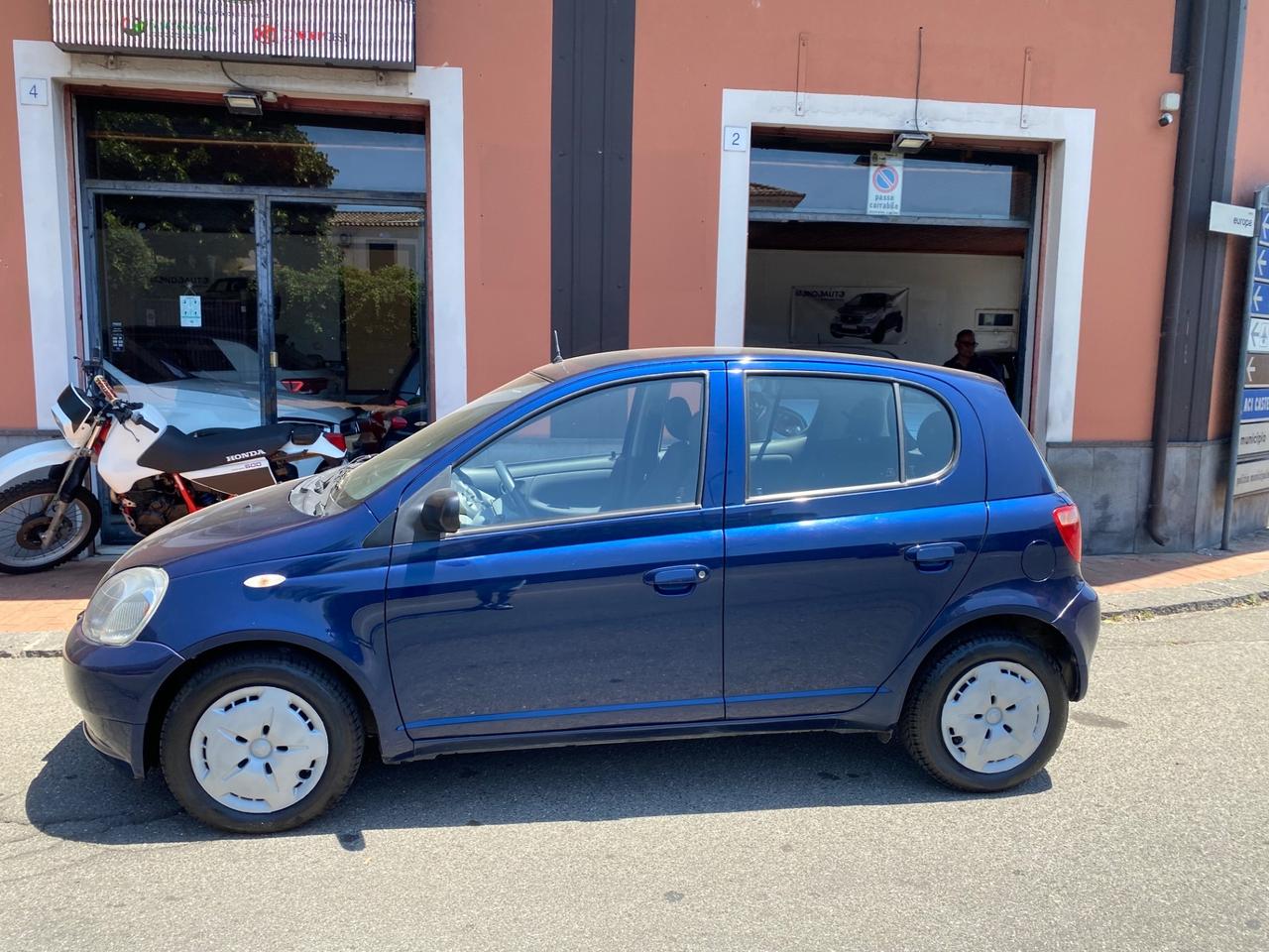 Toyota Yaris 1.3i 16V cat 5 porte Luna