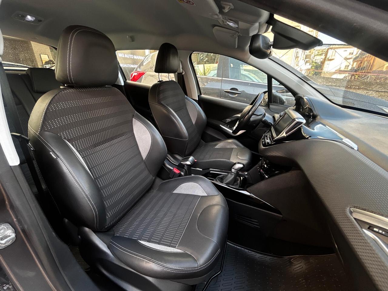 PEUGEOT 2008 - Cc 1.5 - Cv 102 - PASSAGGIO E GARANZIA INCLUSO NEL PREZZO!