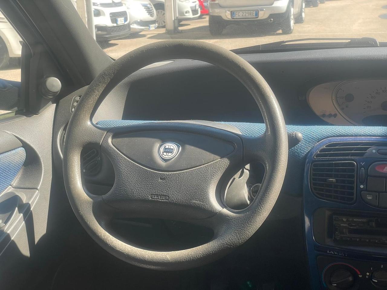 Lancia Y 1.1i cat Elefantino Blu