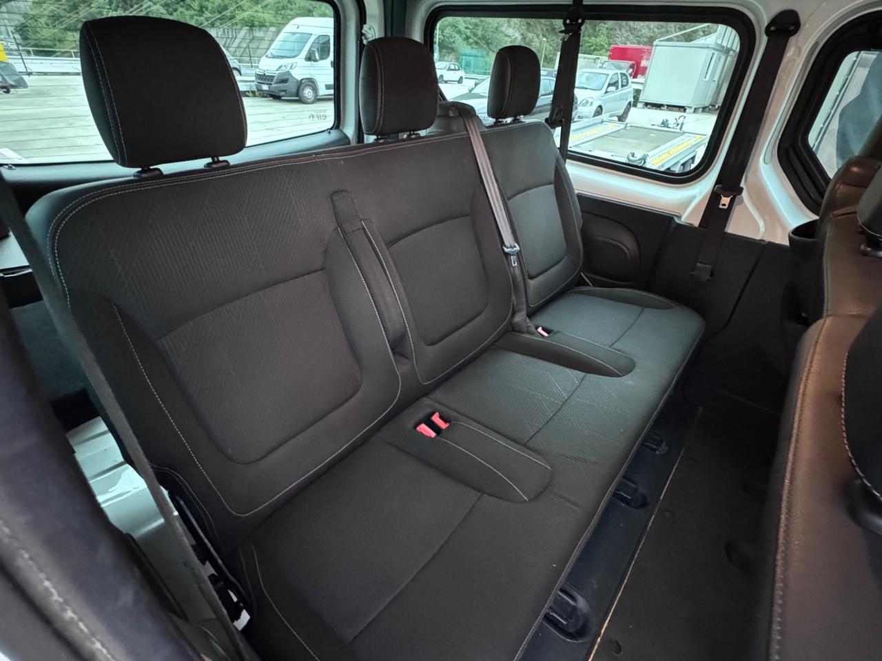 Renault Trafic T29 2.0 DCI EU6 PASSO LUNGO 9p +IVA