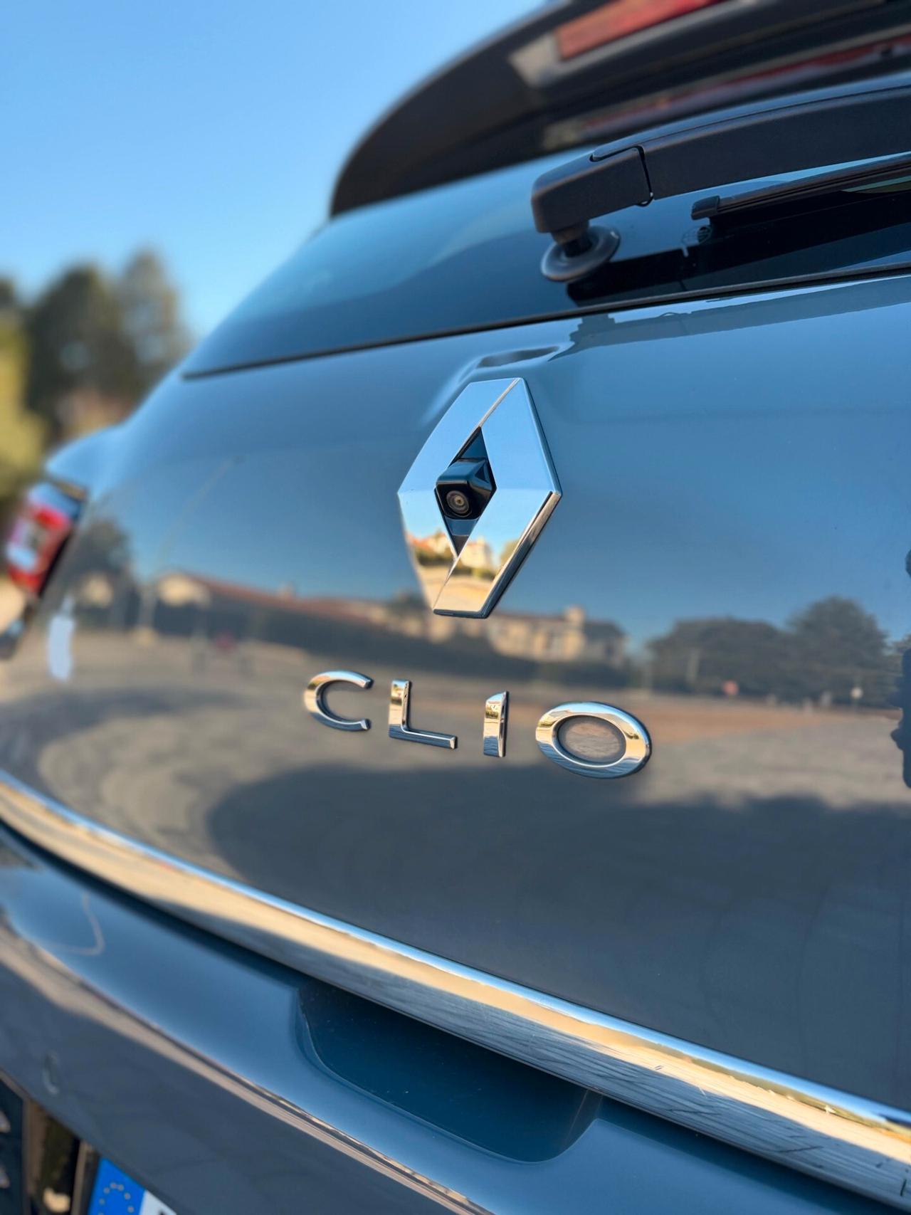 Renault Clio 1.5 dCi 5 porte Moschino Intens neopatentati