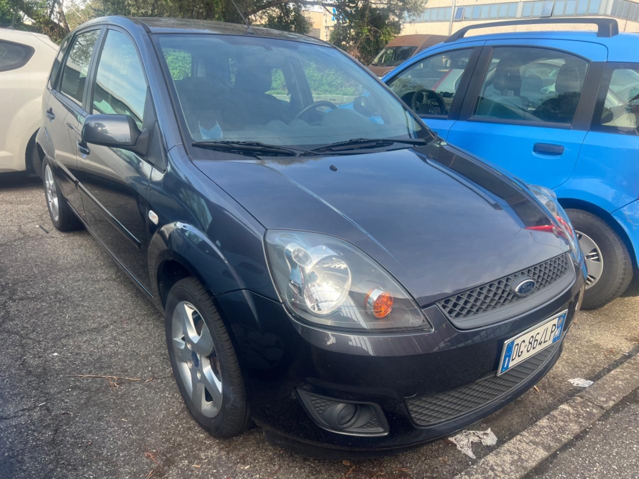 Ford Fiesta 1.2 16V 5p. Ghia 19 mila km