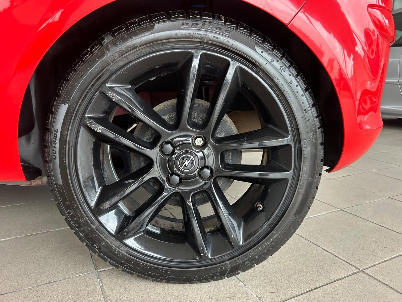 Opel Corsa 1.4 16V 3 porte b-color