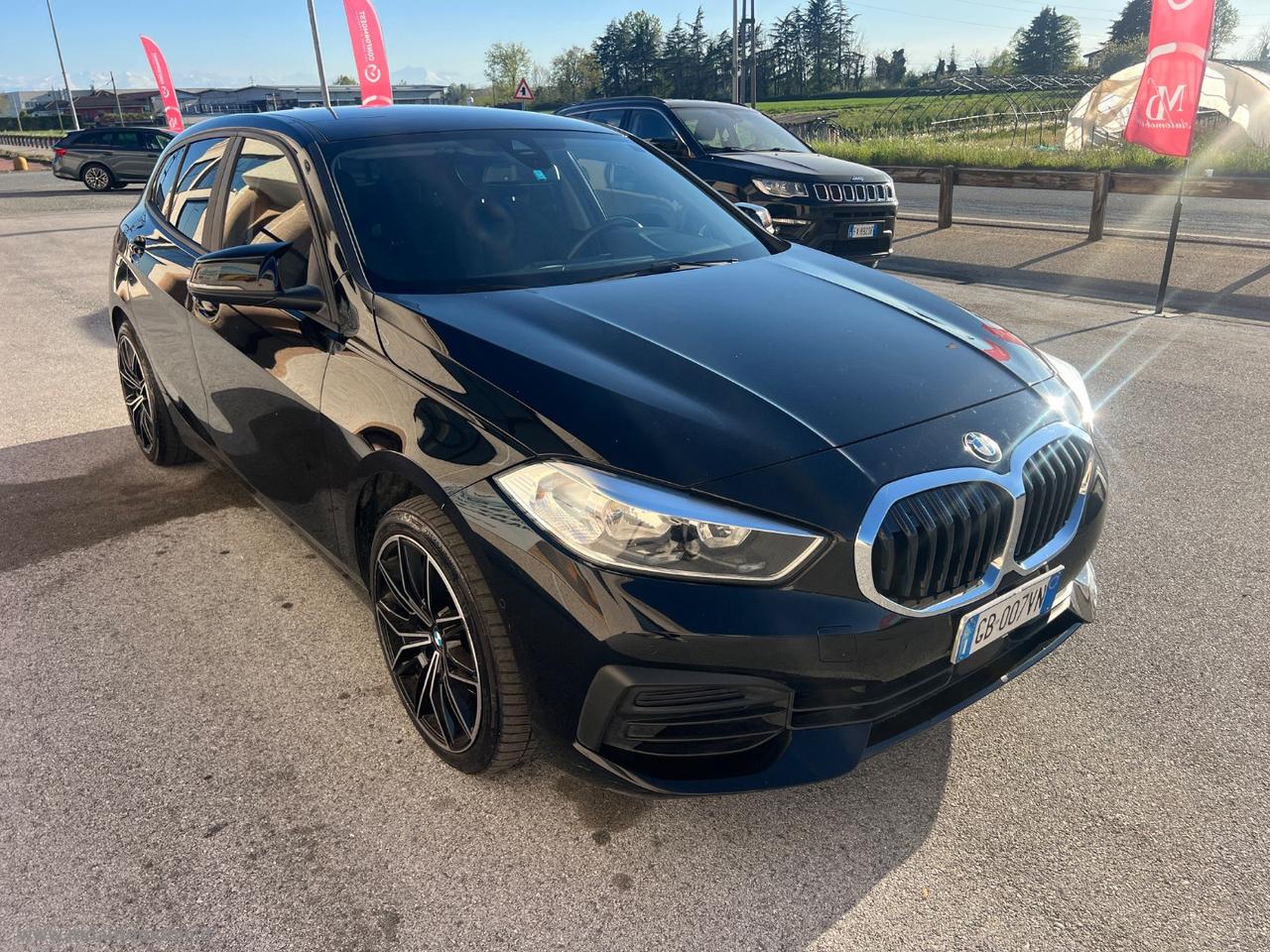 BMW 118d 5p. Business Advantage AUTOMATICA CERCHI 18 CAMERA