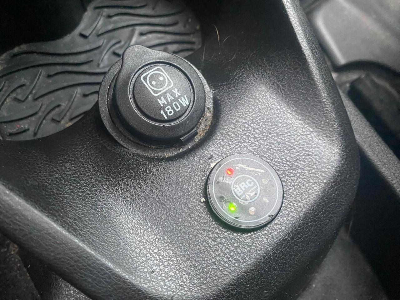 Lancia Ypsilon 69cv GPL Silver - 1 PROPRIETARIO - GARANZIA 12 MESI