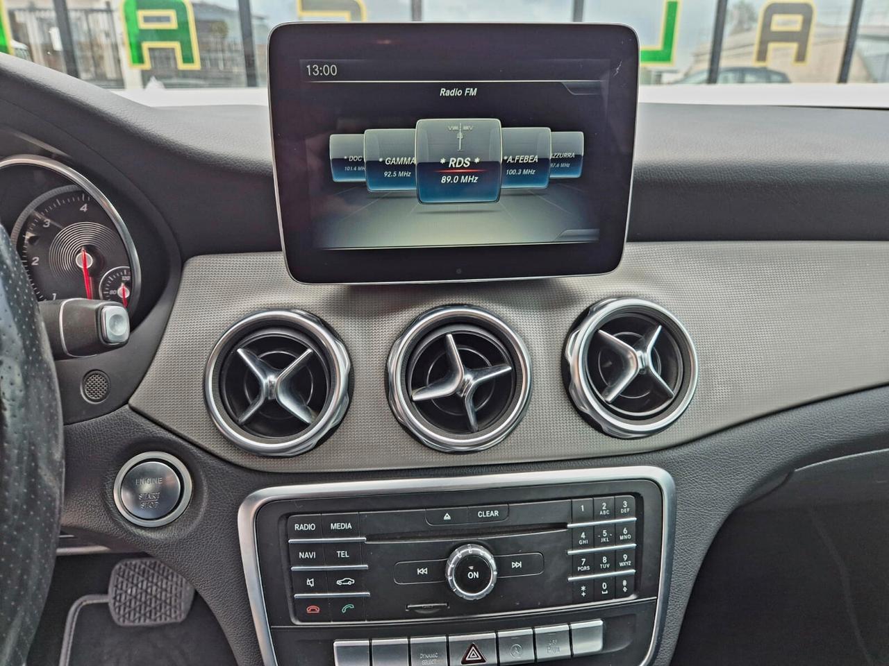 Mercedes-benz GLA 200d Premium Night Edition Automatic