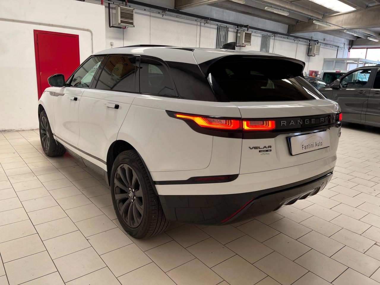Land Rover Range Velar R-Dynamic SE 2.0 i4 240cv auto-LEGGI SOTTO