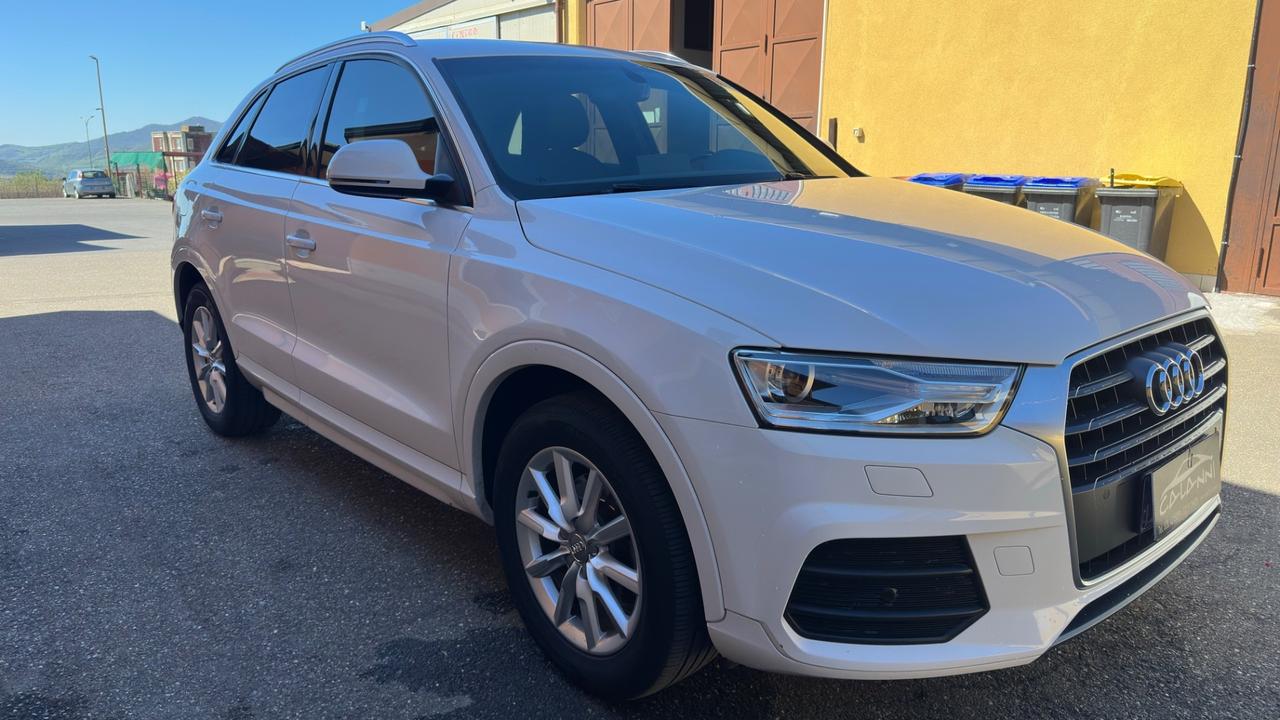 Audi Q3 2.0 TDI 120 CV Sport