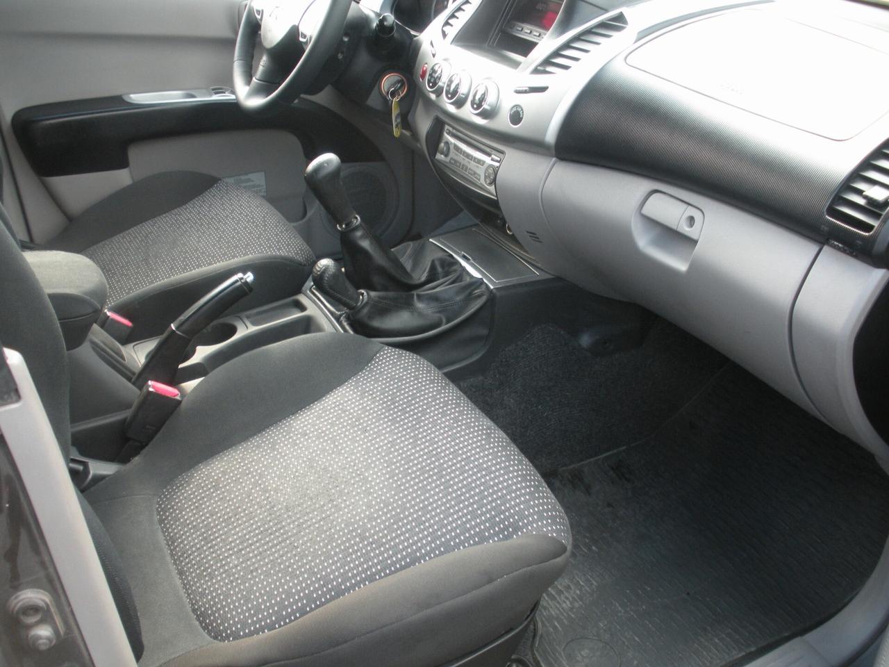 Mitsubishi L200 2.5 DI-D/136CV DC Intense DPF ''HAIR''