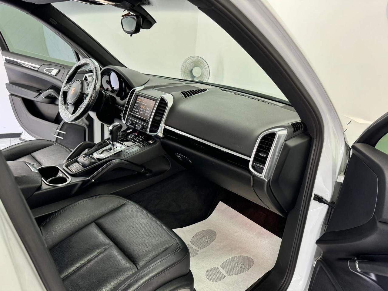 Porsche Cayenne 3.0 Diesel-TIPTRONIC-GARANTITO-2012