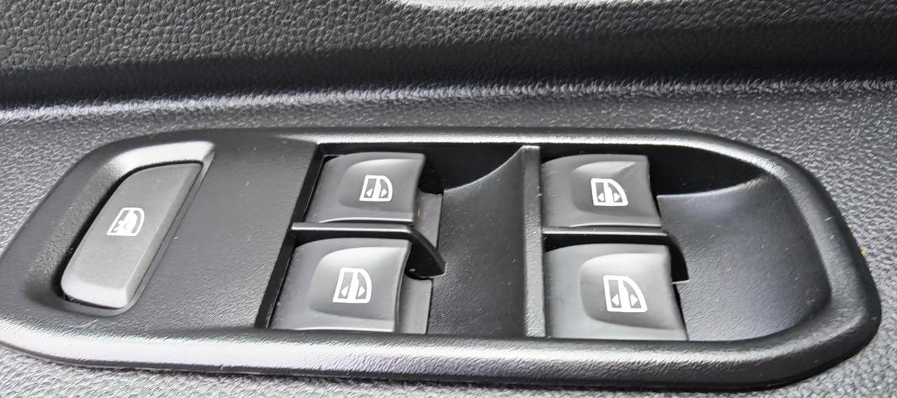 Dacia Duster restyling faro a led 2022