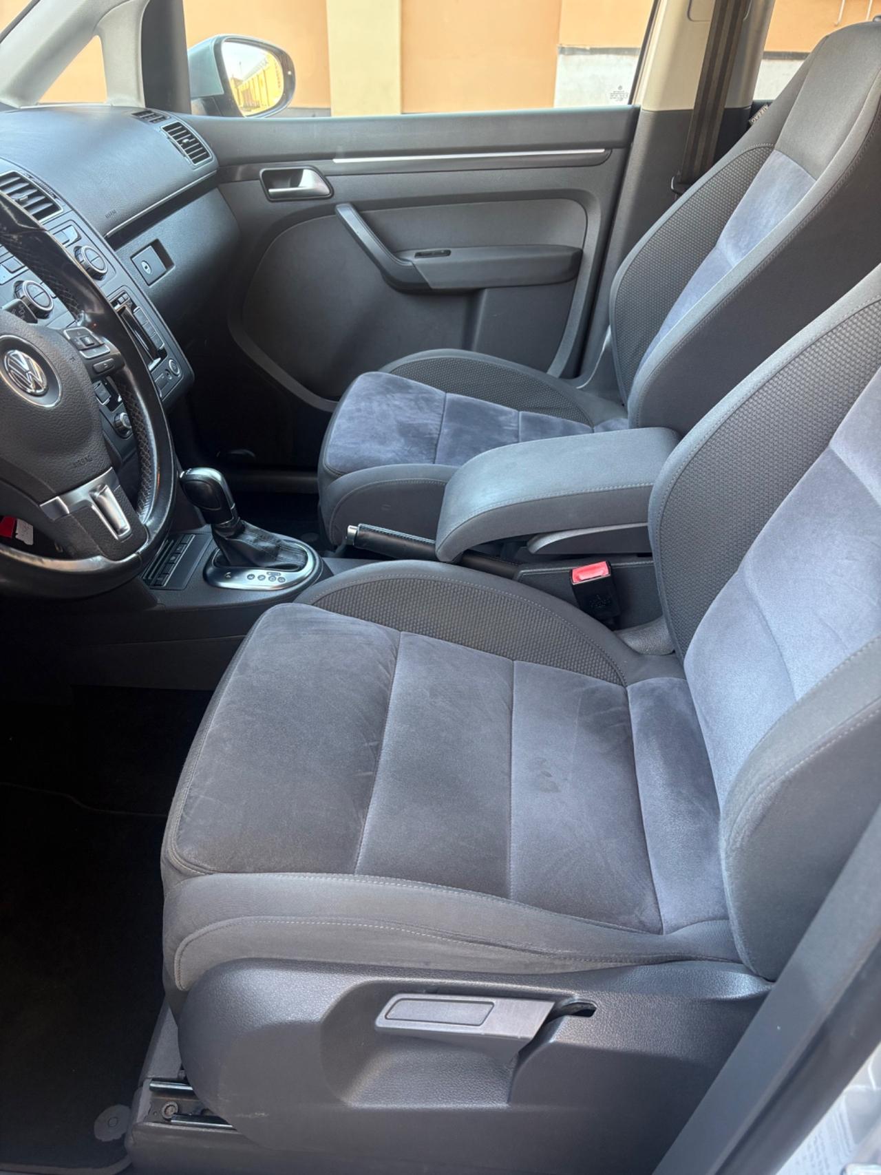 Volkswagen Touran 2.0 TDI 140 CV DSG 7 posti