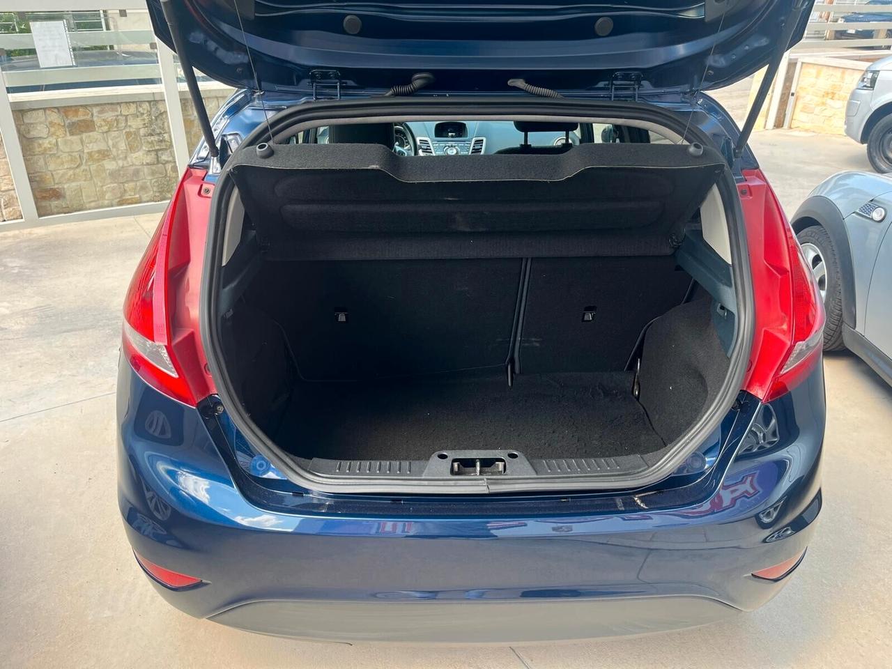 Ford Fiesta Titanium 1.4 5 porte Bz.- GPL