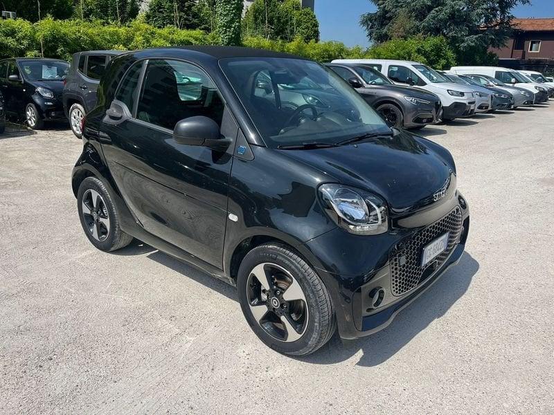 smart fortwo EQ Berlin Black Passion