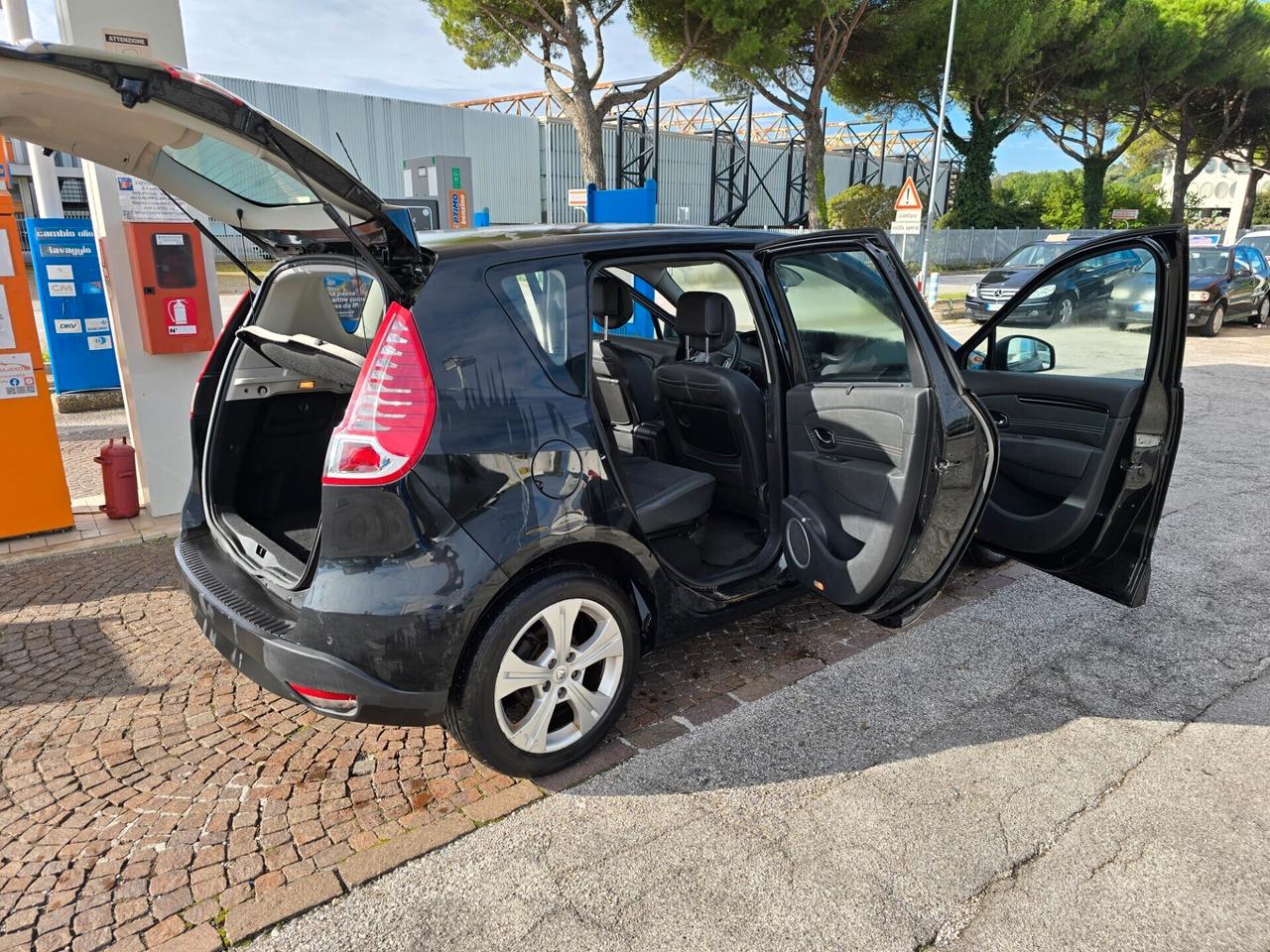 Renault Scenic Scénic X-Mod 1.5 dCi 110CV