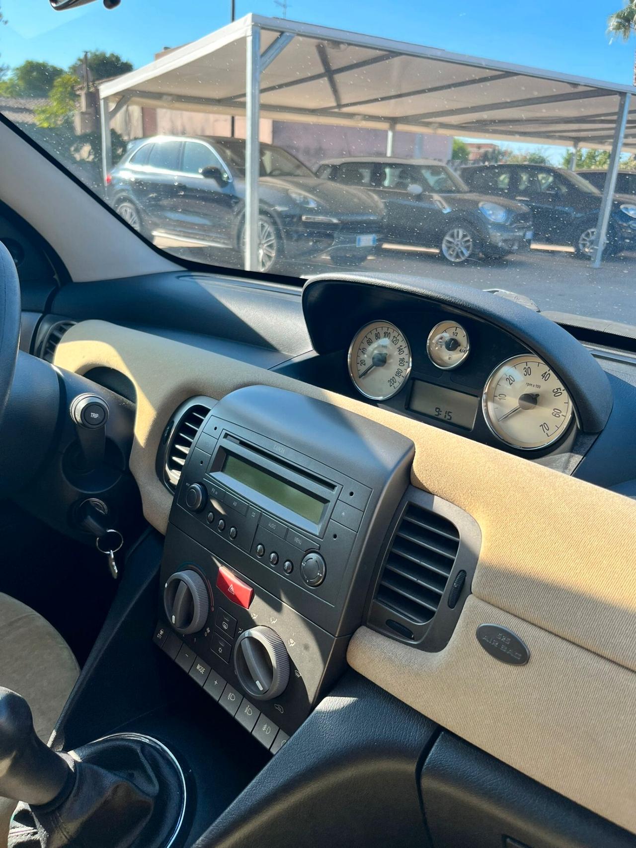 Lancia Ypsilon 1.3 MJT 65 CV Platino