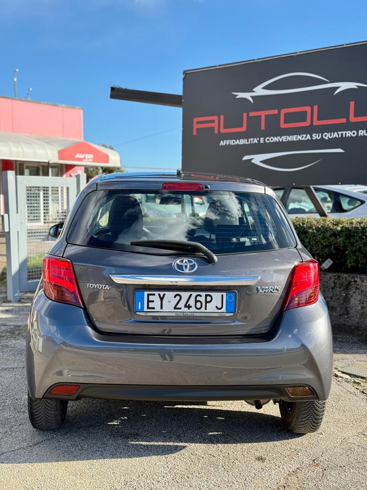 Toyota Yaris 1.0 5 porte Lounge 2015 OK NEOPATENTATI
