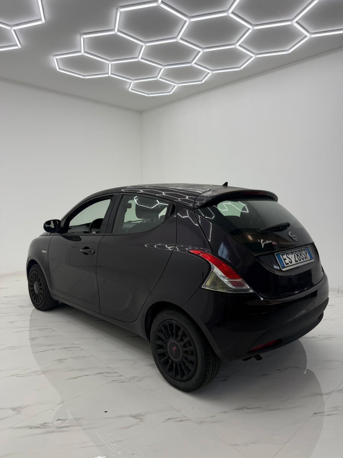 Lancia Ypsilon 1.2 69 CV 5 porte Platinum