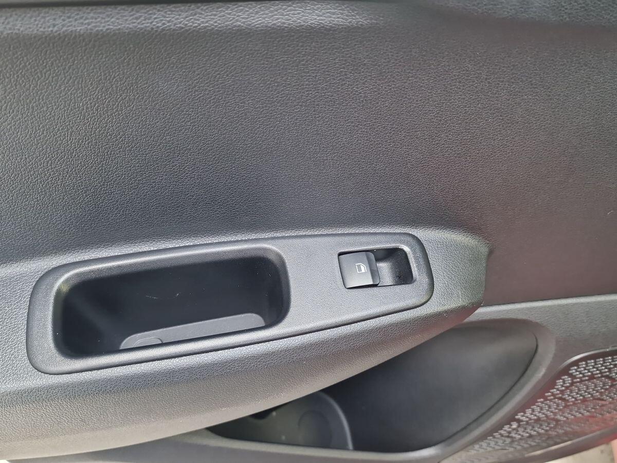 HYUNDAI I10 1.0 C/A CONNECTLINE
