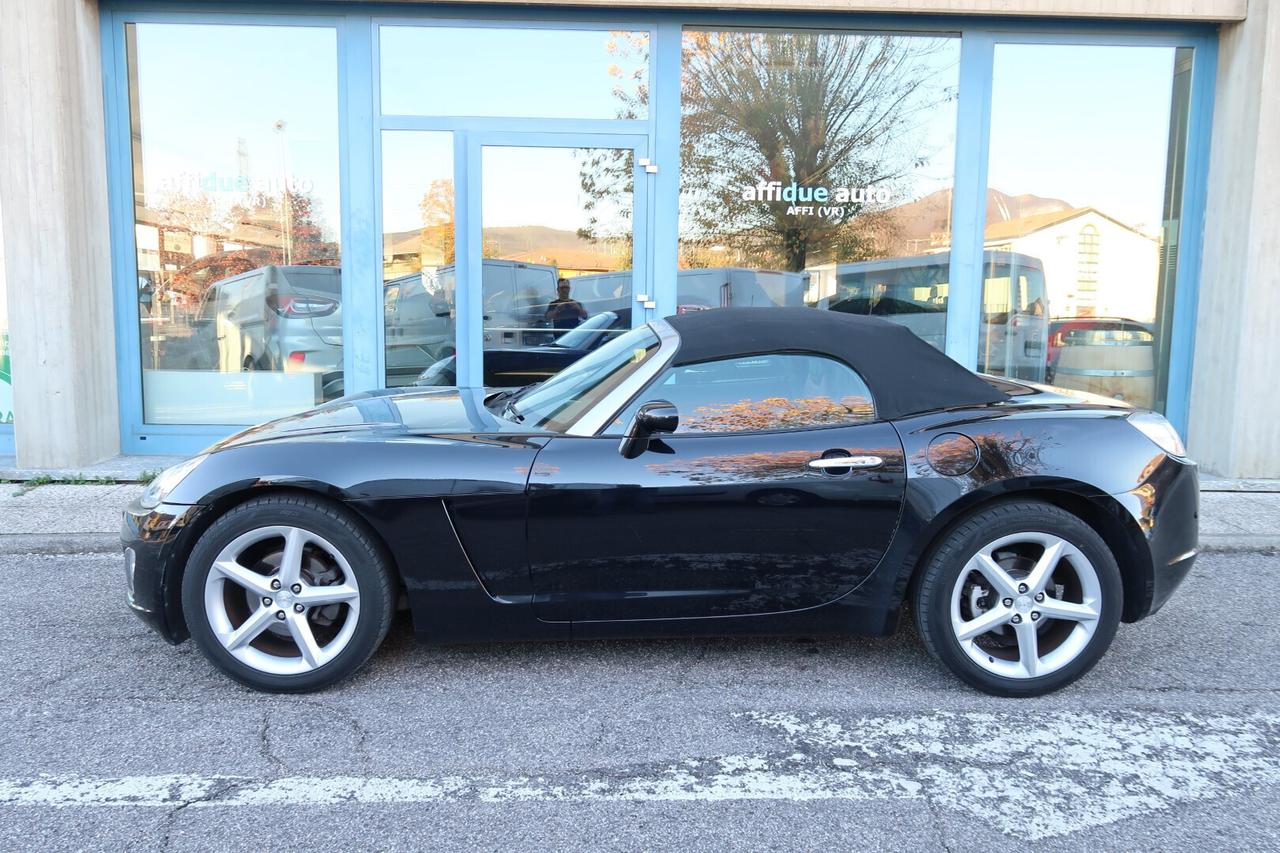 Opel GT 2.0 Turbo 16V