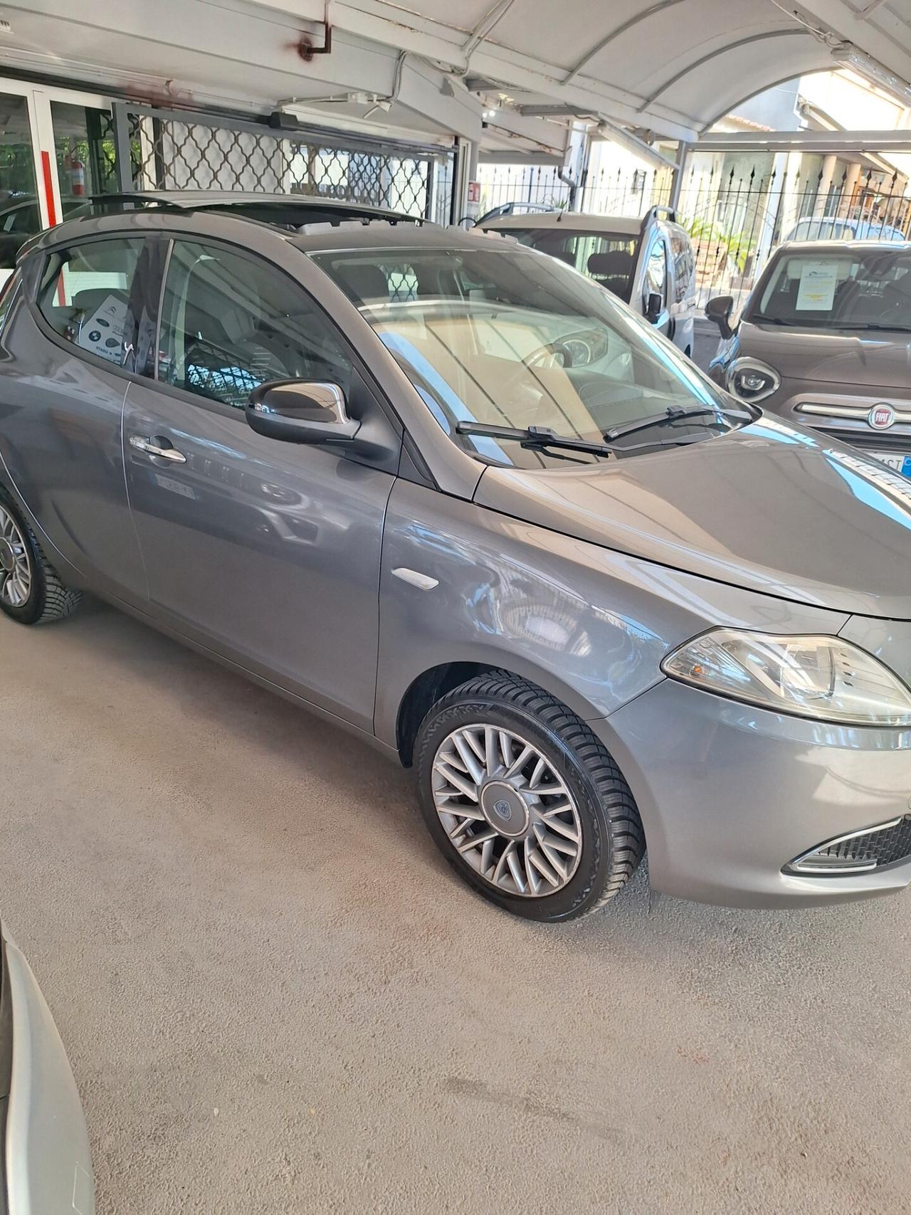 Lancia Ypsilon 0.9 TwinAir 85 CV 5 porte S&S Platinum Tetto Panoramico Apribile