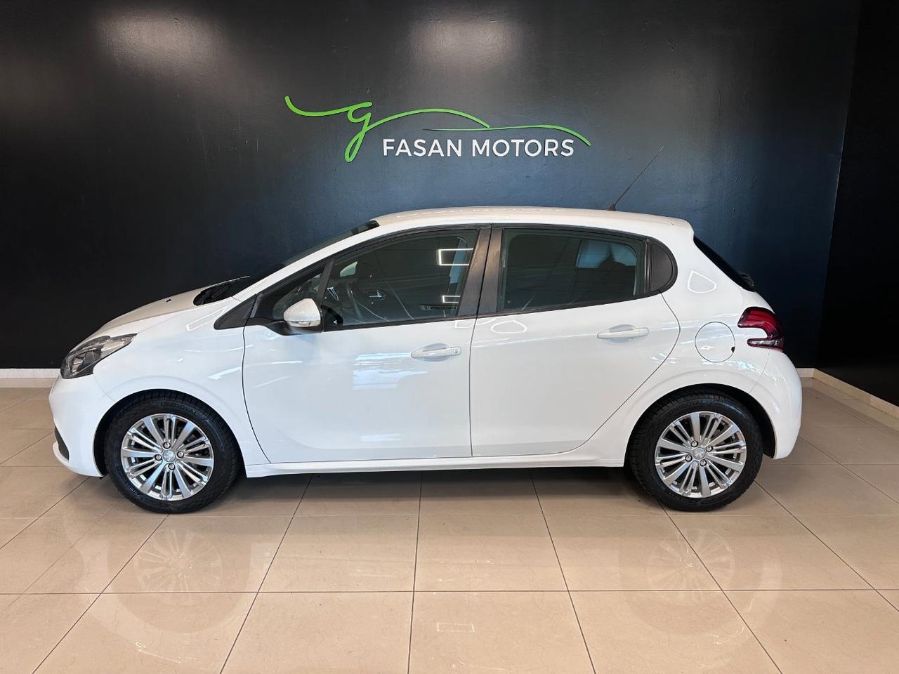 Peugeot 208 5 Porte 208 5p 1.6 bluehdi Active 75cv